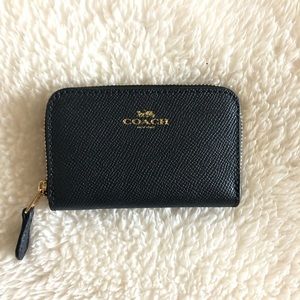 New ✨ Coach Zip Around Coin Wallet